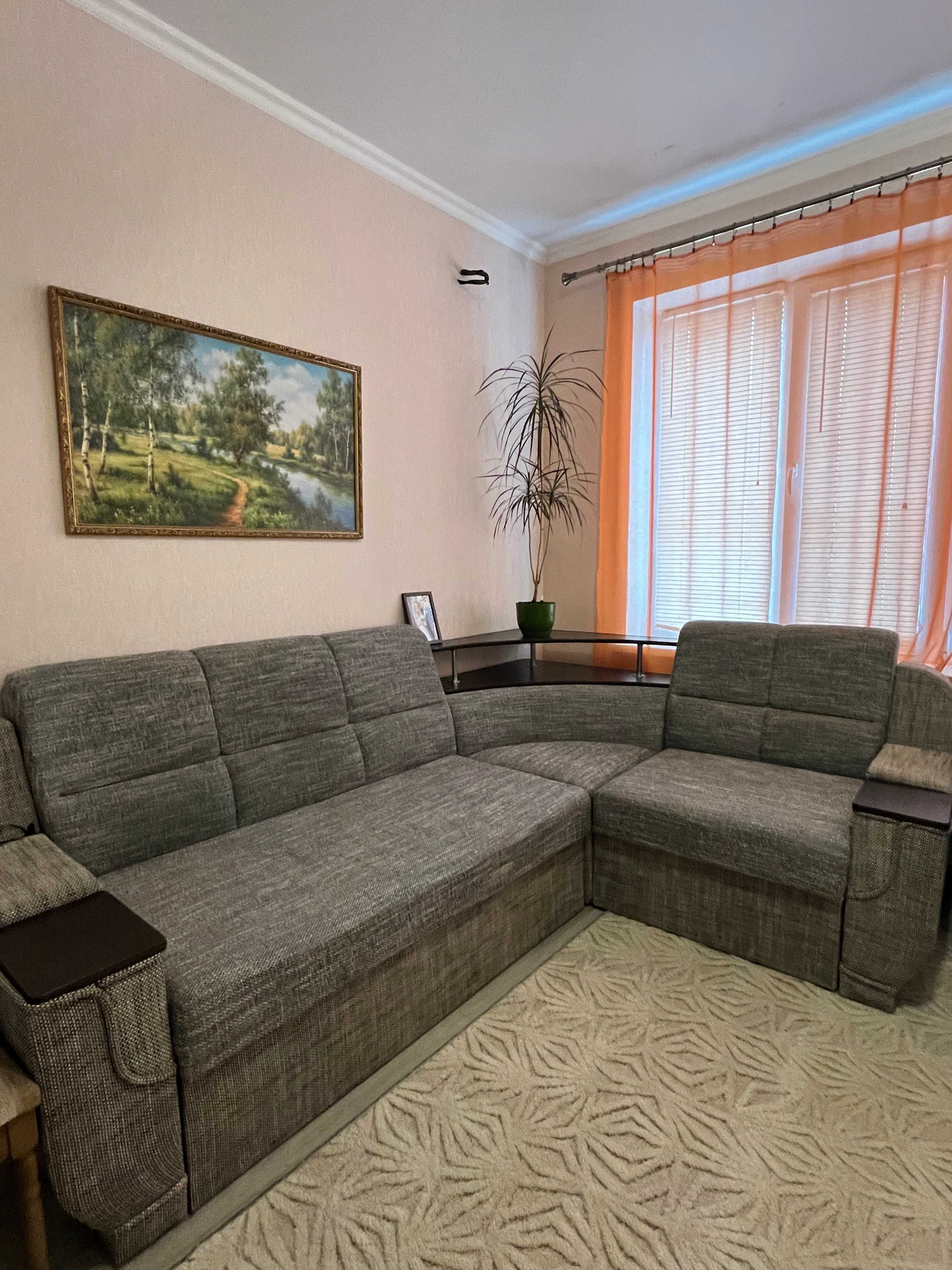 Продаж євро 2к квартири 47м2 з ремонтом меблями та технікою.