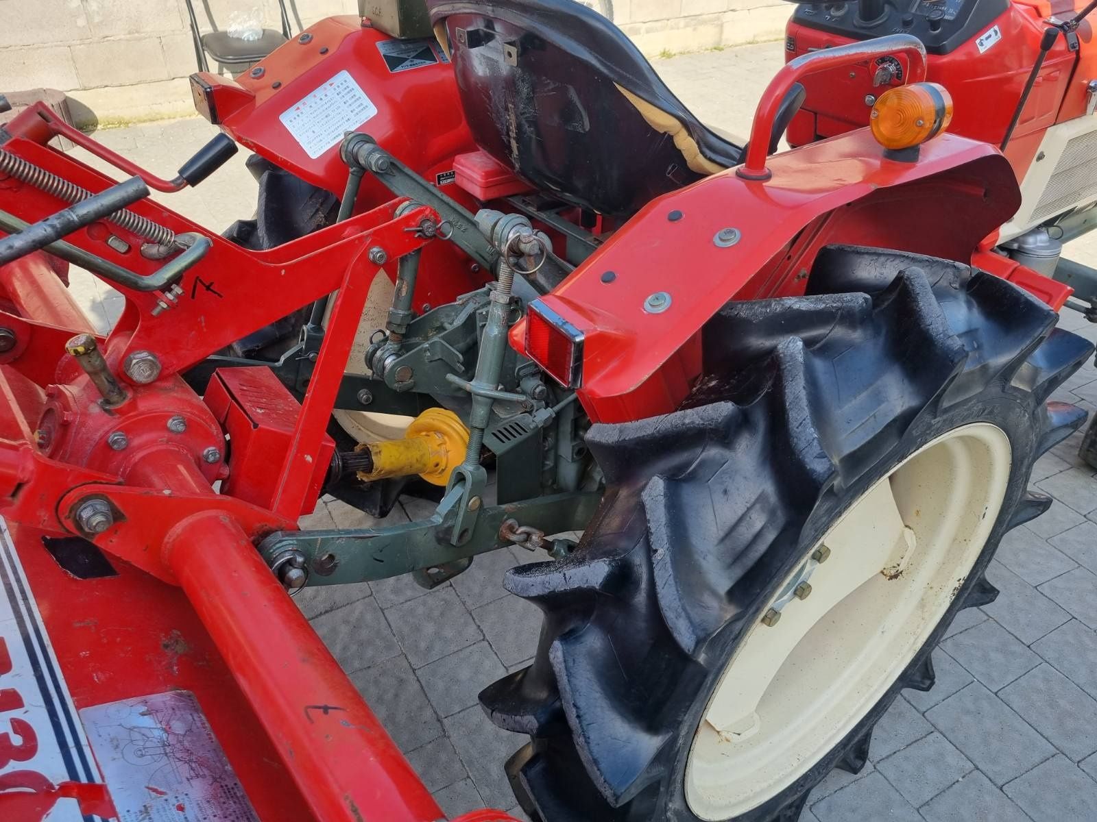 Міні трактор Yanmar YM2002