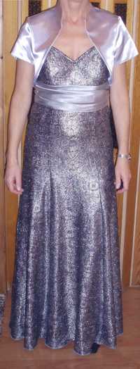 Elegancka suknia na bal karnawałowy