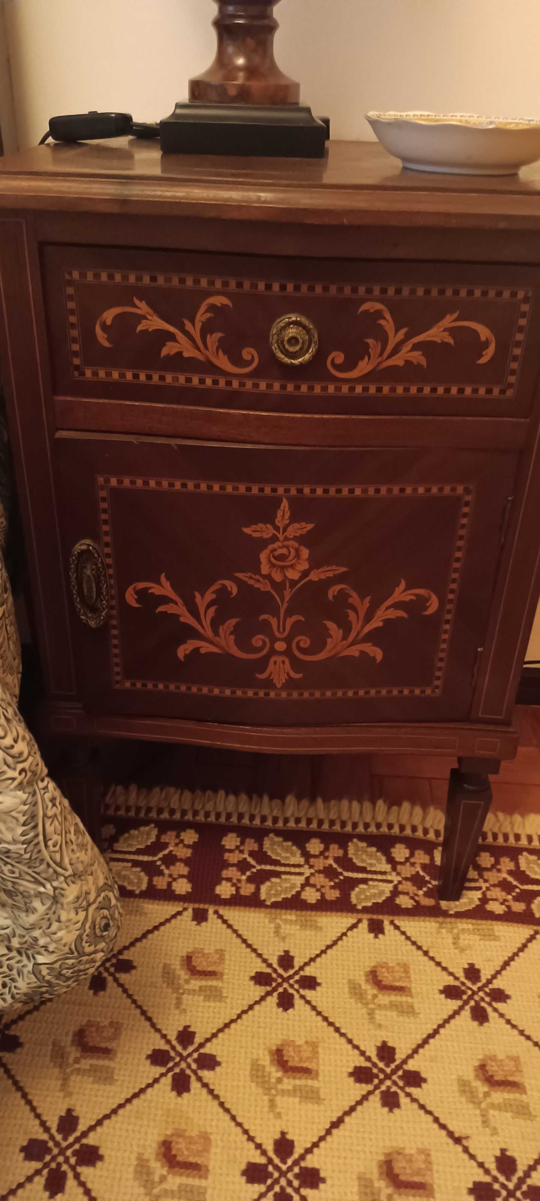 Conjunto de quarto, estilo D. Maria,