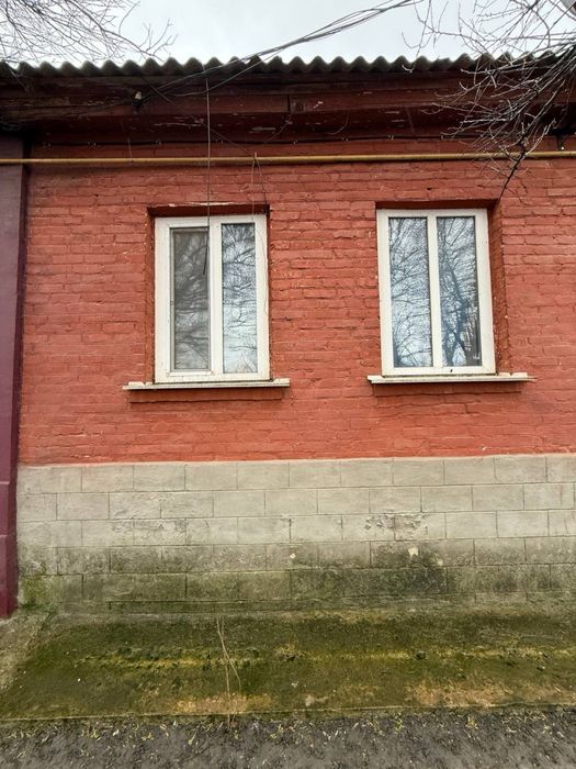 Фасадна частина будинку Центр