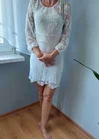 Sukienka z koronki biała