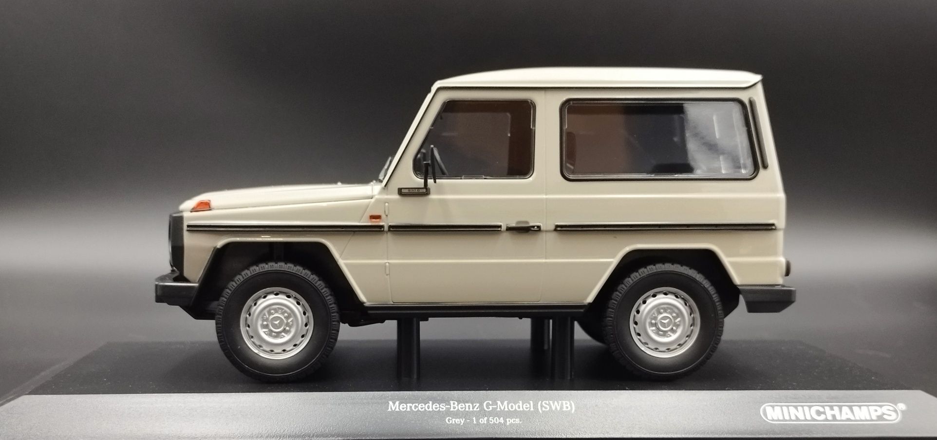 1:18 Minichamps 1980 Mercedes-Benz G-Klasse SWB  Grey (W460) model