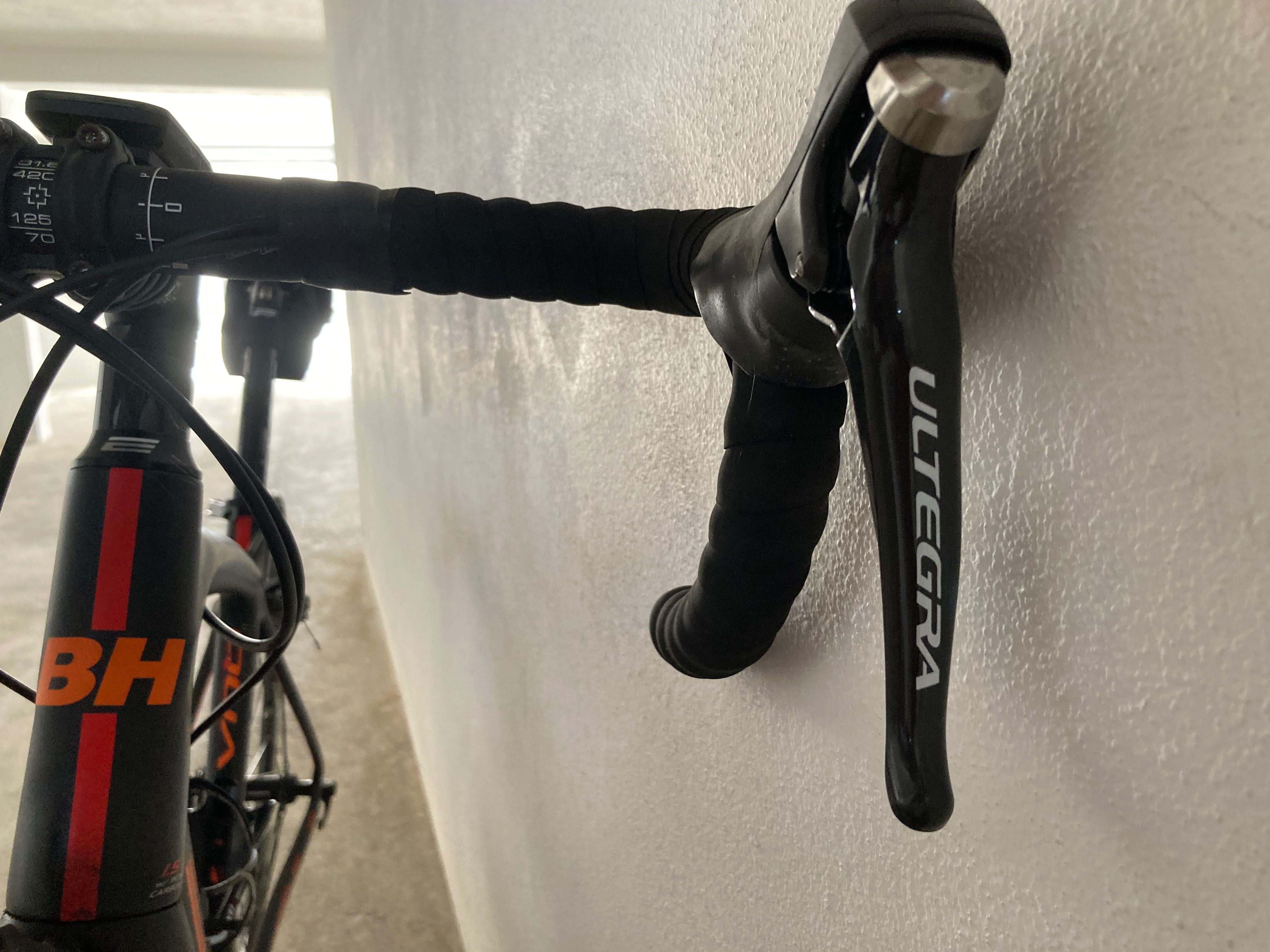 Bicicleta de estrada BH ULTEGRA LR357