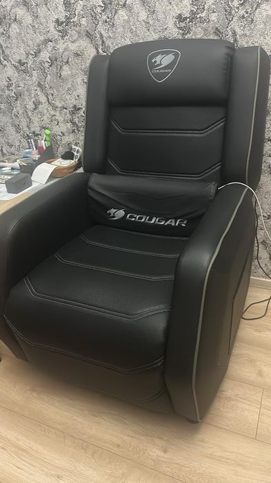 Геймерське крісло Cougar