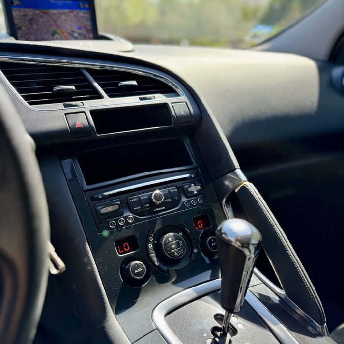 Peugeot 3008 1.6 HDi Caixa Auto DESDE 129€
