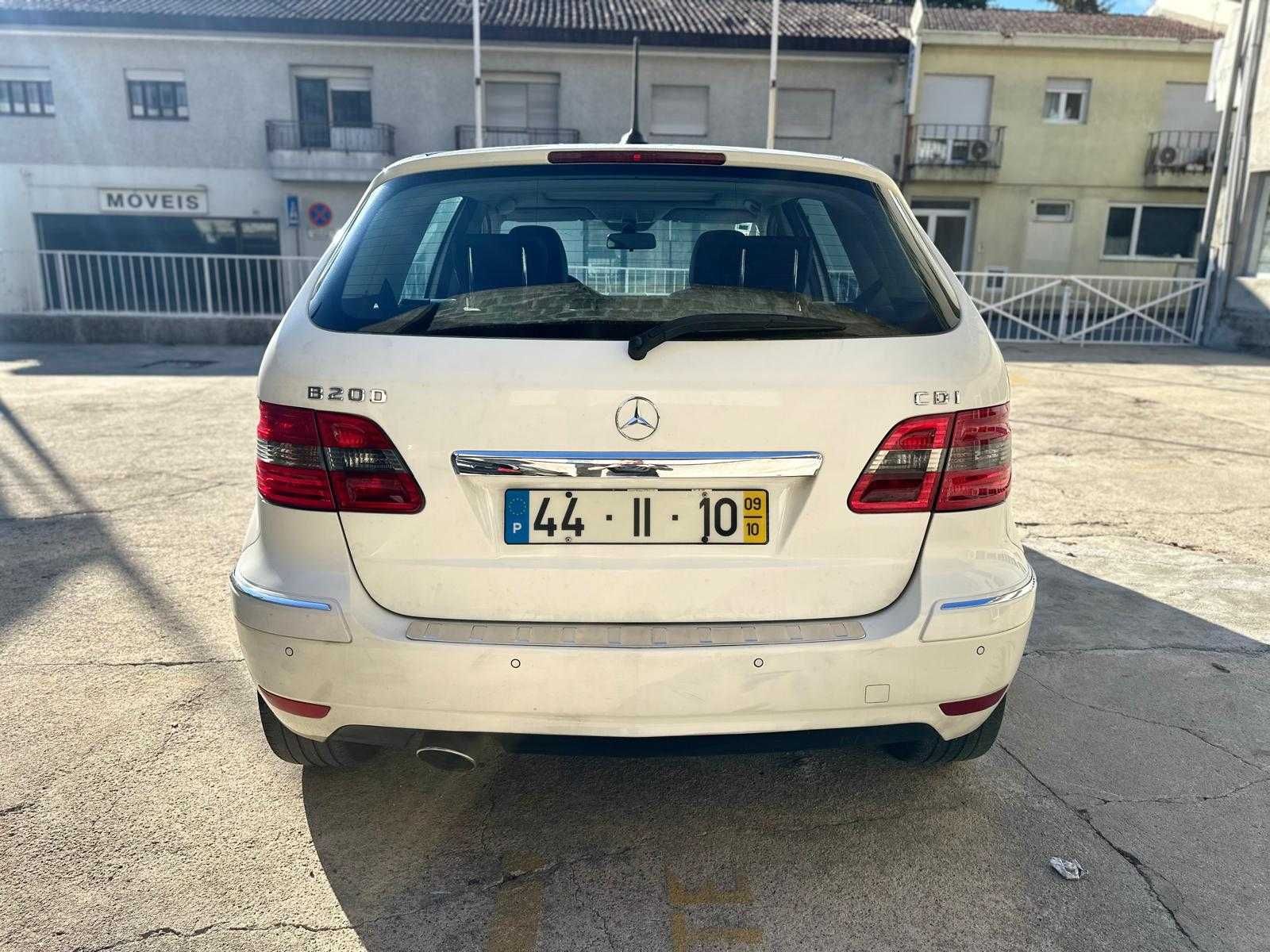 Mercedes-Benz B200