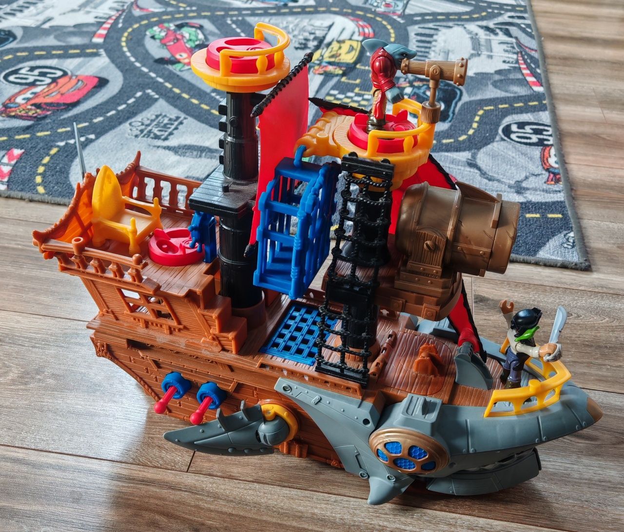 Statek piracki Fisher price
