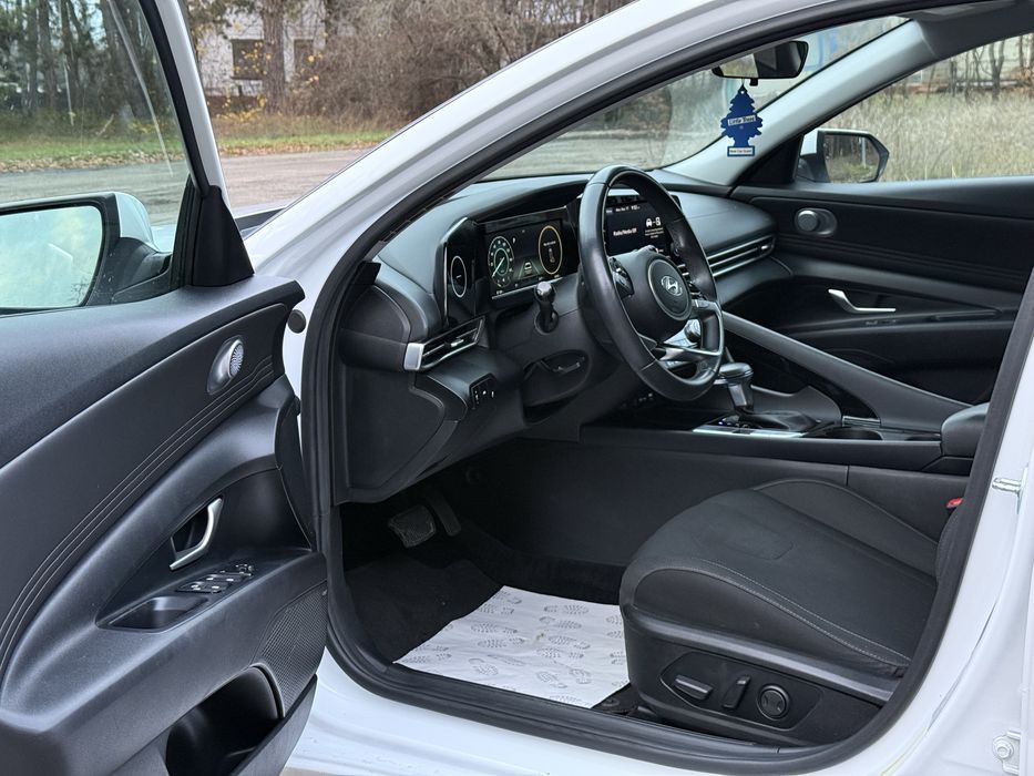 Hyundai Elantra 2021