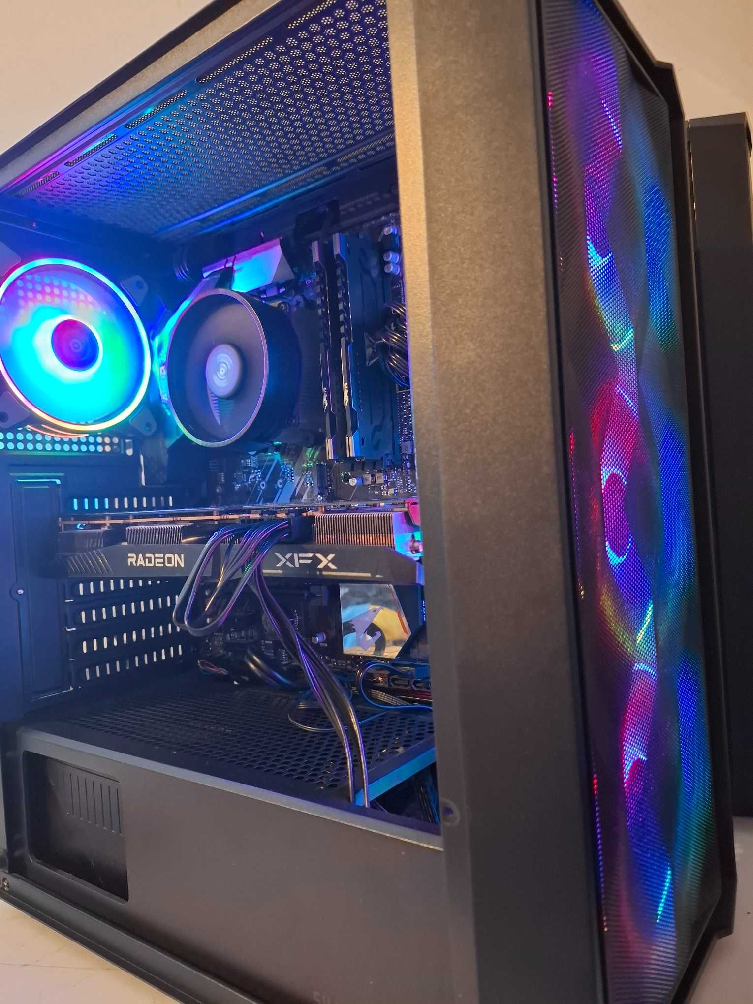 Komputer stacjonarny ryzen3600/rx6700/32RAM