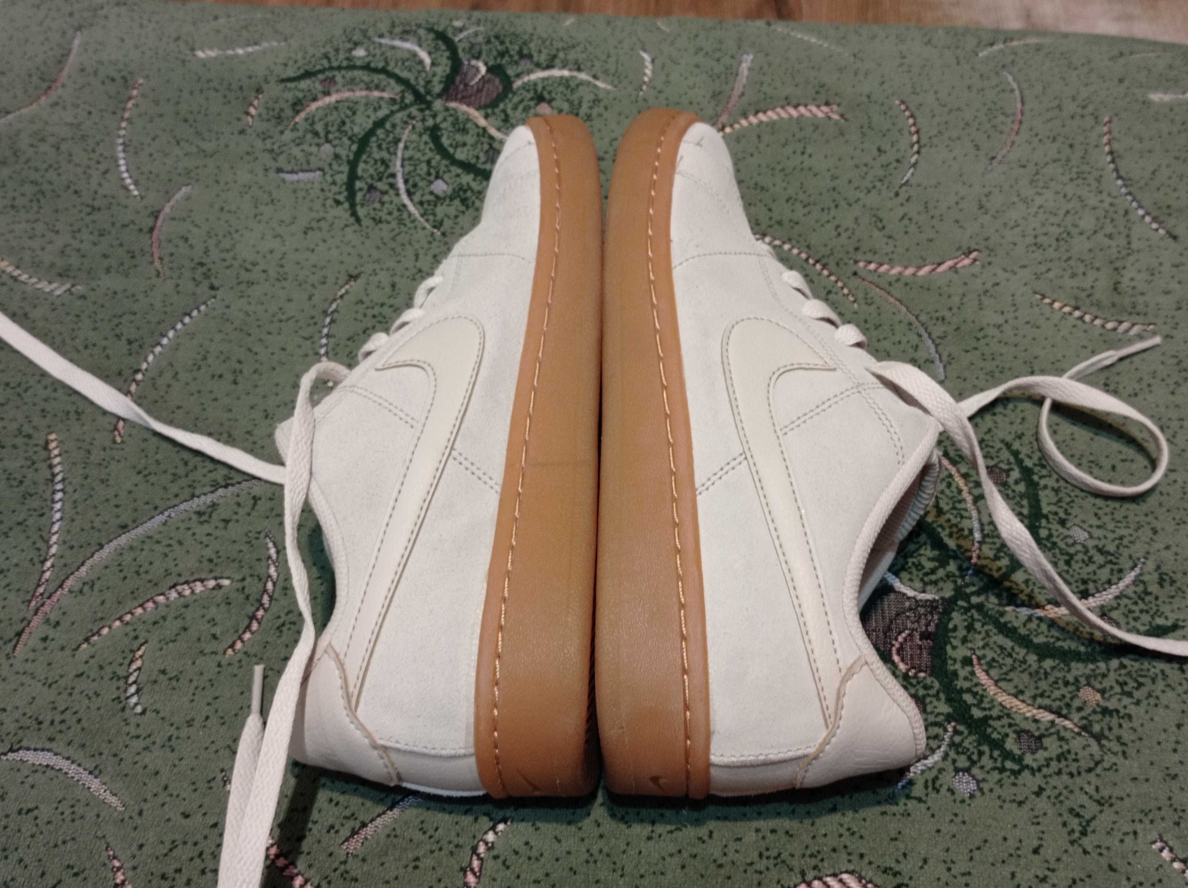 Кроссовки /кеды кожаные Nike оригинал размер-39  стелька-25см