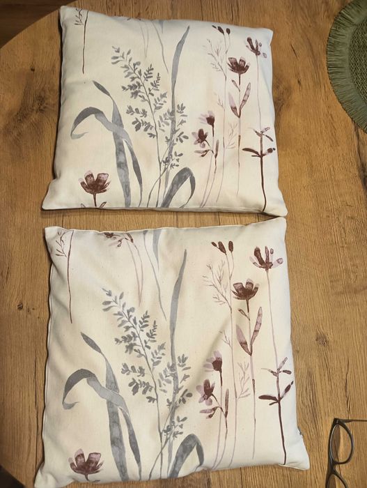 Poduszki o wymiarach 40x40, 2 sztuki
