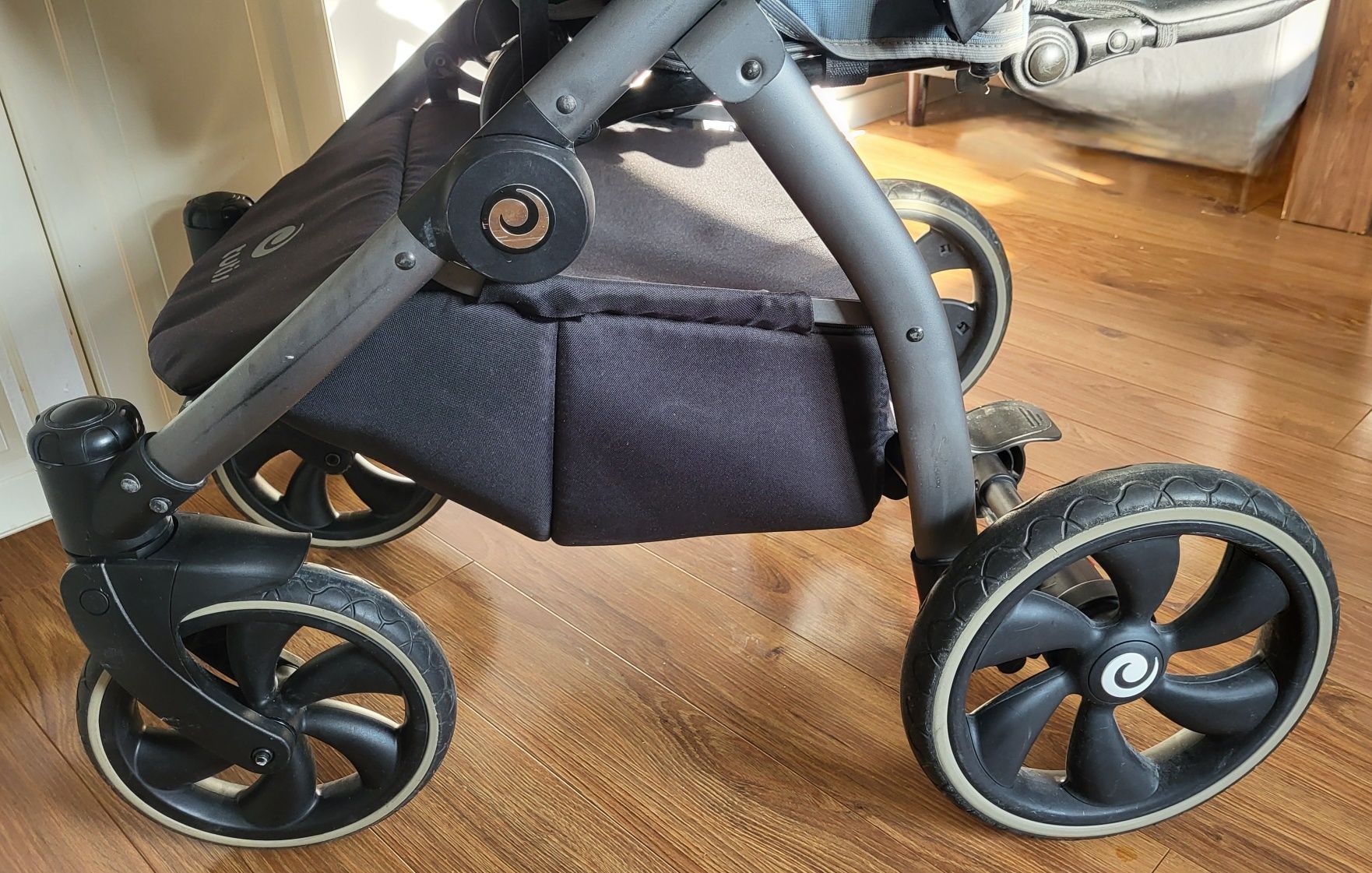 Wózek 2 w 1 tuttis uno  gondola + spacerówka + adapter do fotelika sam