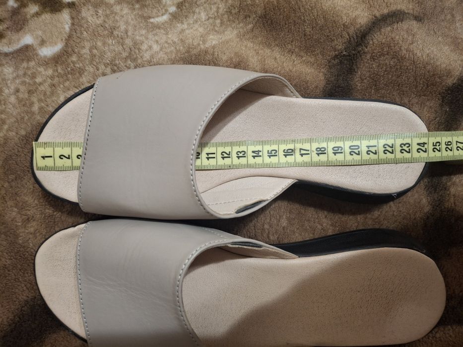 Продам класні шкіряні жіночі шльопанці