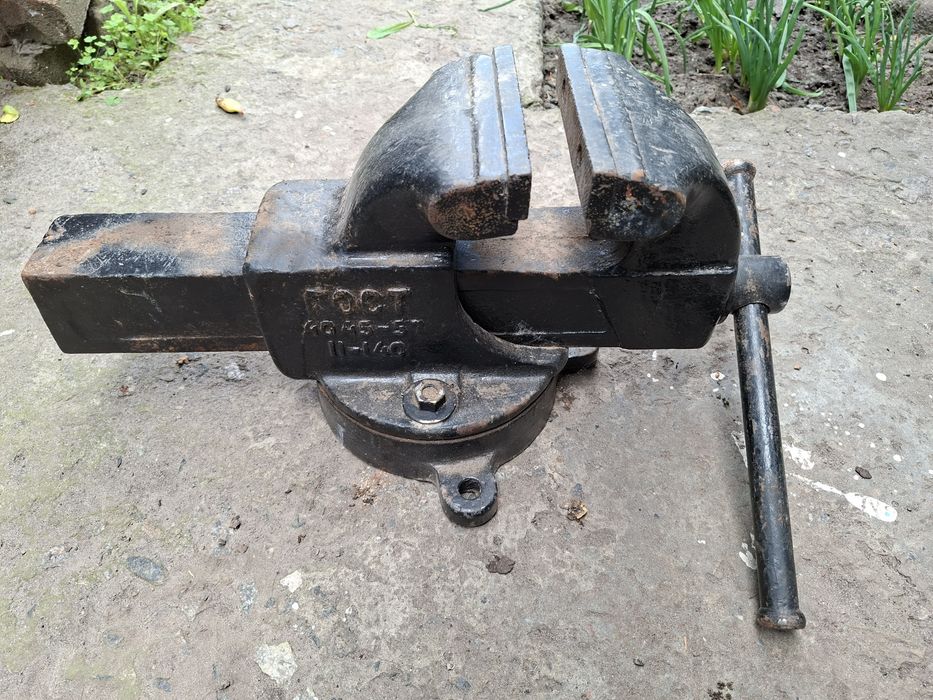 Продам тиски СССР