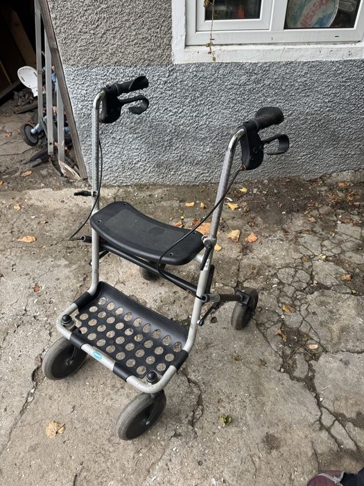 Продам инвалидные ходунки