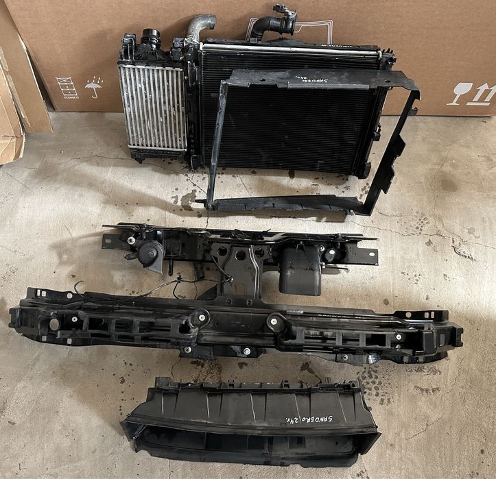 Dacia Sandero III 3 24 pas przedni chlodnice wzmocnienie belka zaluzje