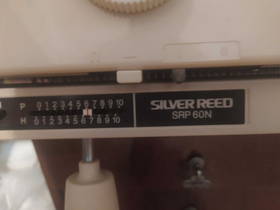 Электронная новая вязальная машина. Двухфонтурная Сильвер 840.