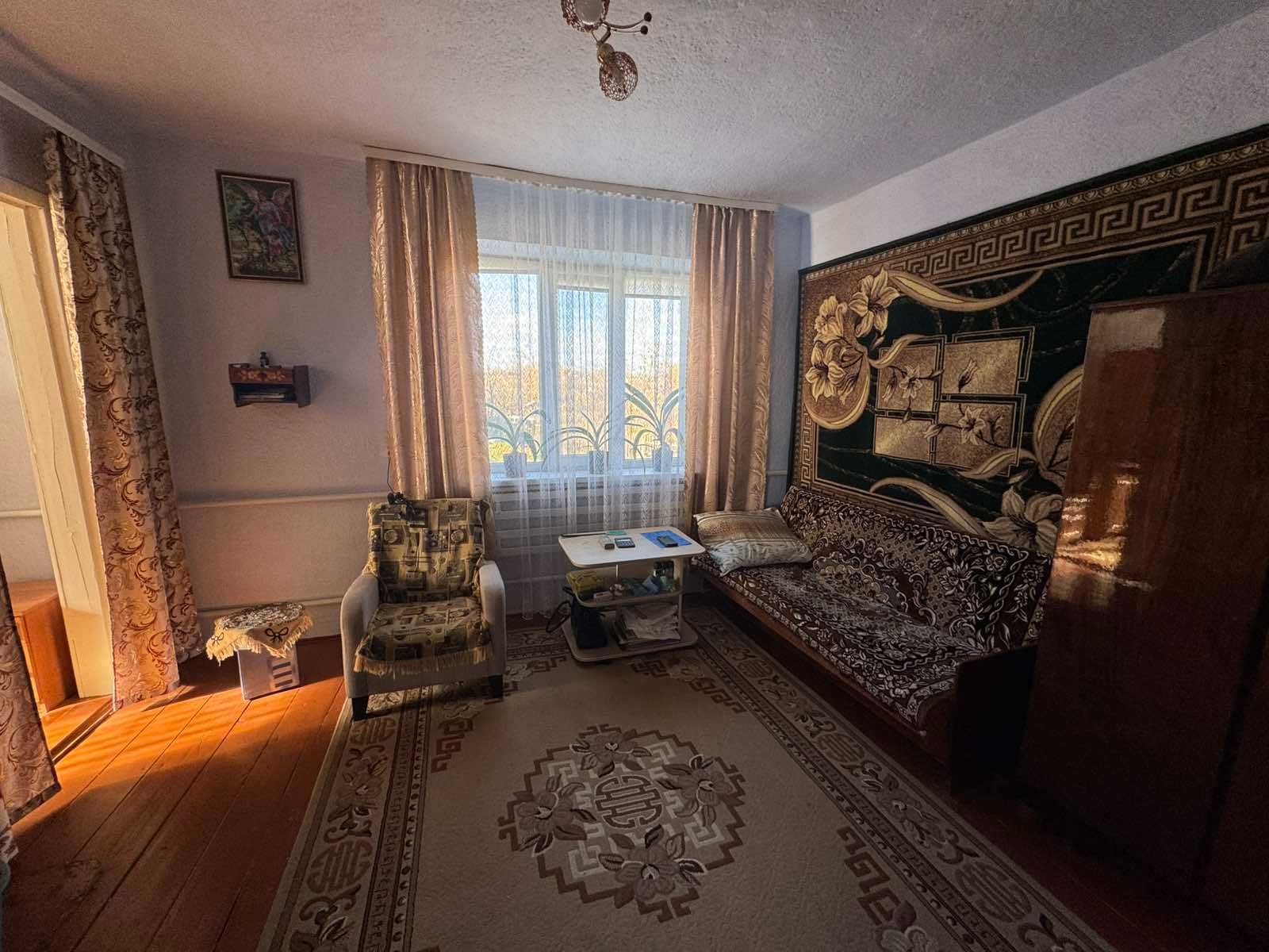 Продаж гарного будинку із земельною ділянкою в с. Уладівка