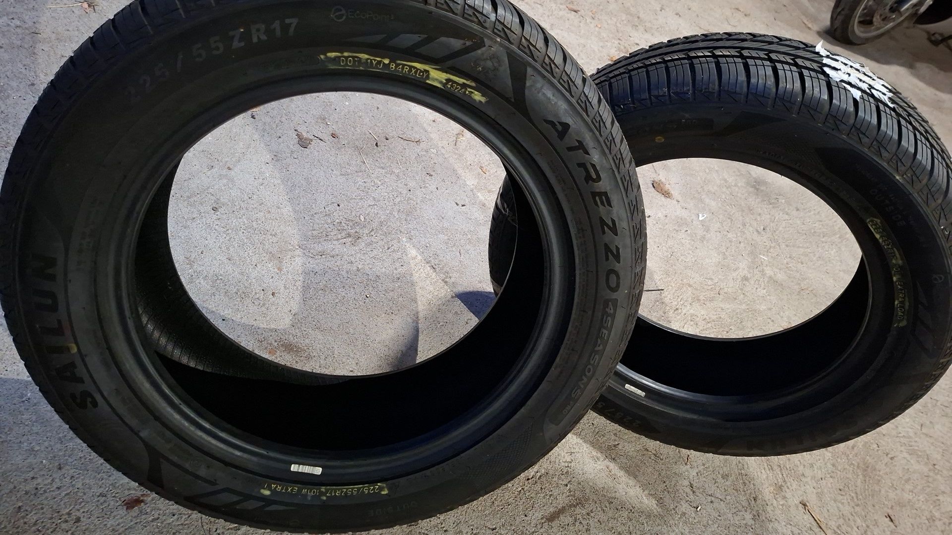 225 55r17 2szt wielosezonowe Sailun 4seasons pro jak nowe