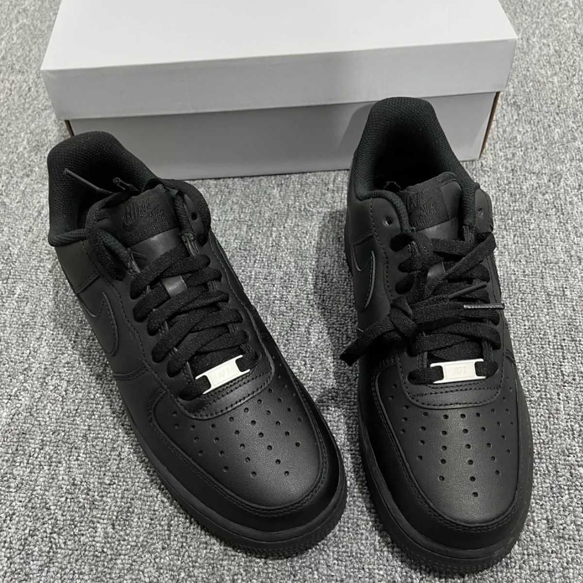 Nike Air Force 1 '07 Black EU 43