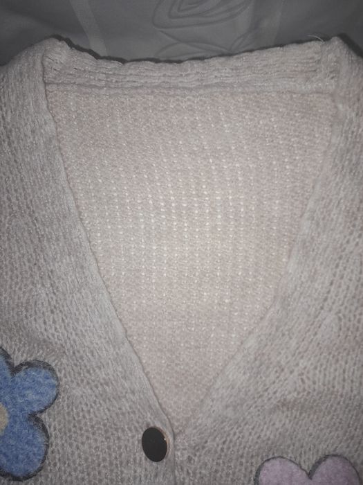 Sweter rozpinany oversize.