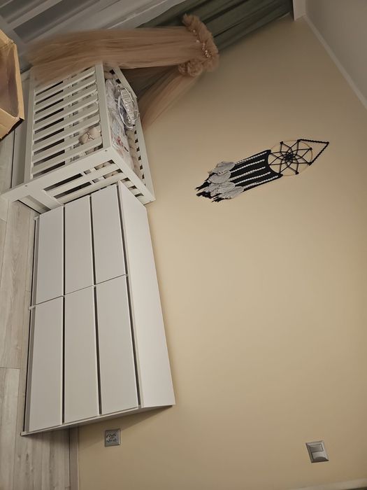 Sprzedam białą komodę