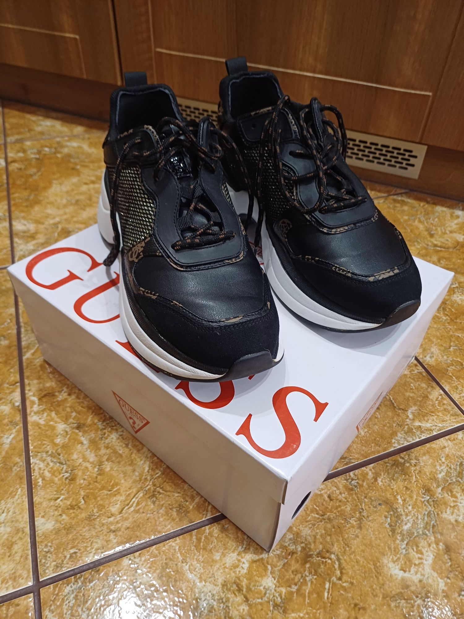 Adidasy  Guess r.40