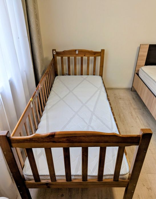 Меблі  Ліжко спальне