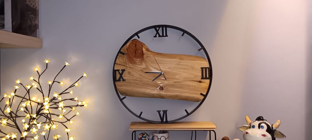 Drewniany Zegar Ścienny 50 cm – ręcznie robiony, personalizowany