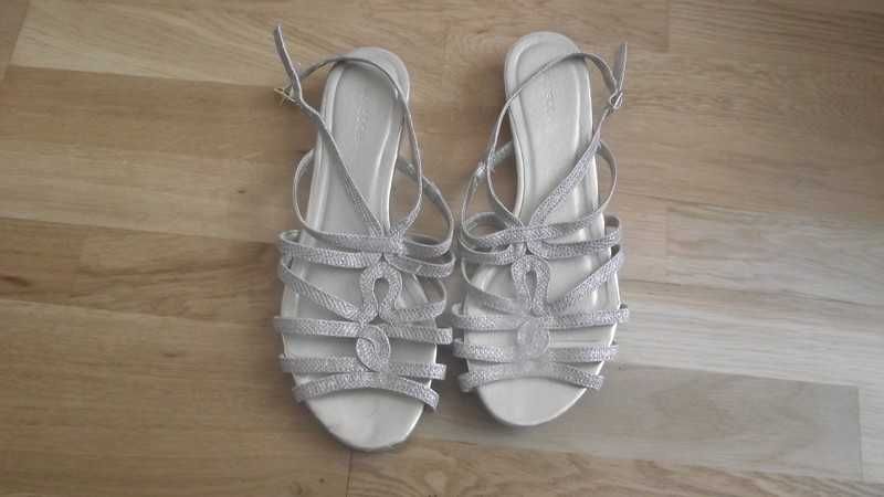 Monsoon brokatowe  jasno złote sandałki r 37