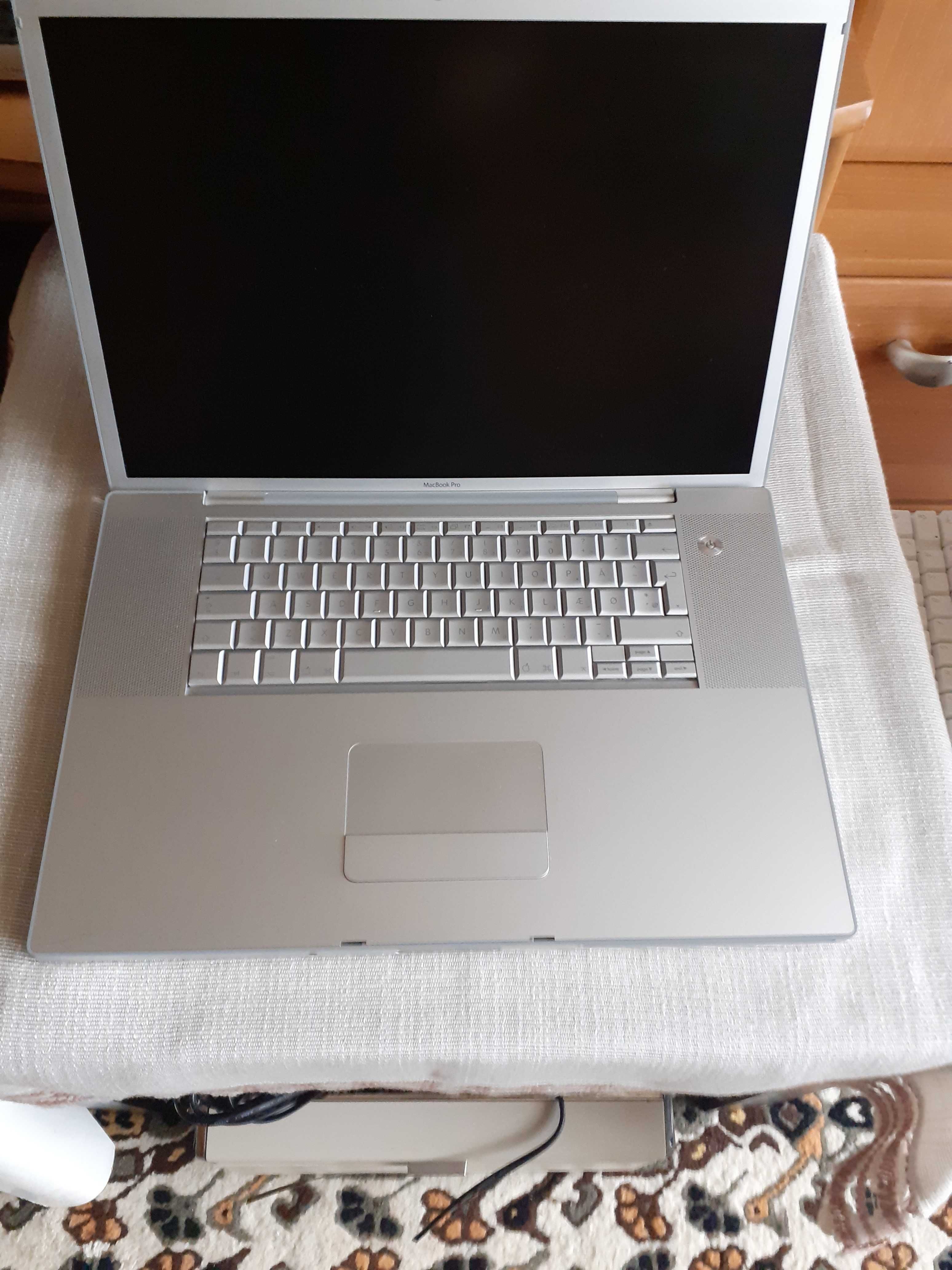 MacBook Pro 17 A1212