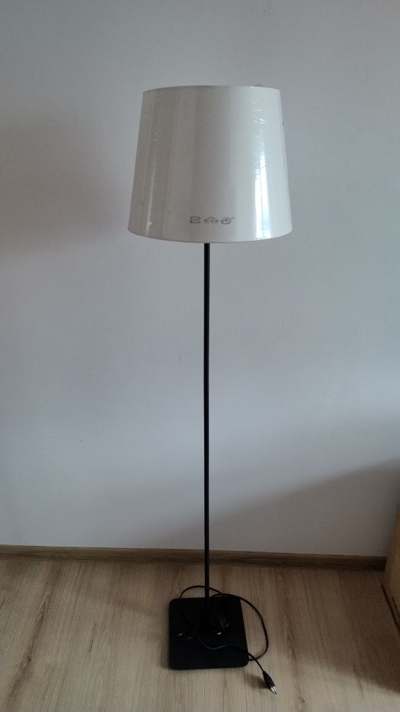 Lampa podłogowa stojąca