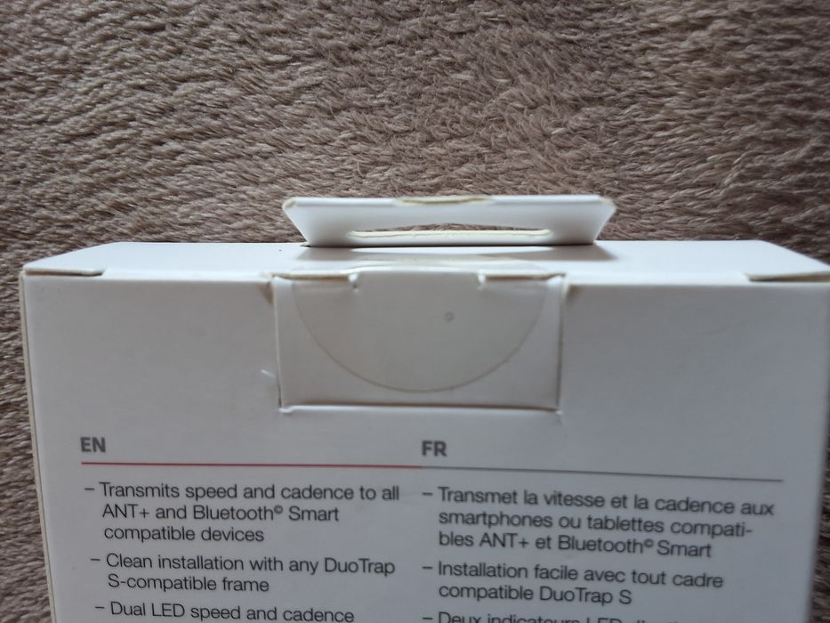 Датчик швидкості і каденсу  Bontrager .
• Світлодіодний індикатор