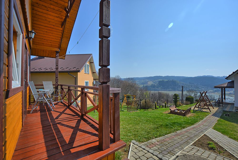 Bieszczady. Domki i pokoje panorama