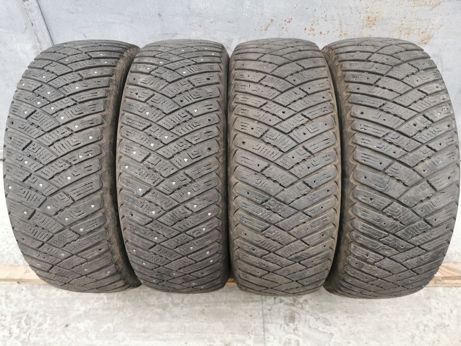 205/60RR16 Goodyear Ultragrip Ice Arctic