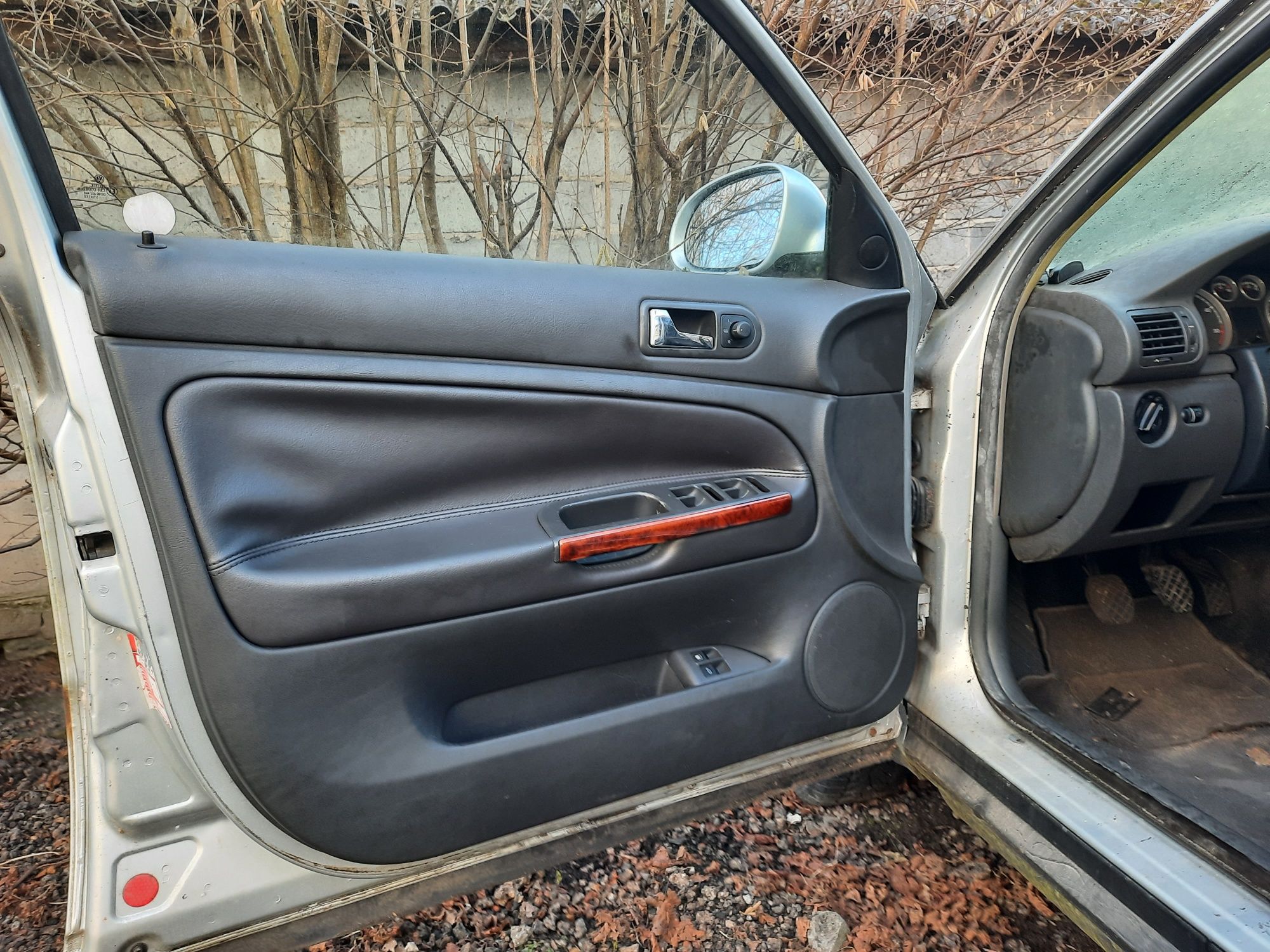 Cześć passat b5 2005 rok 1,9 TDI 130KM