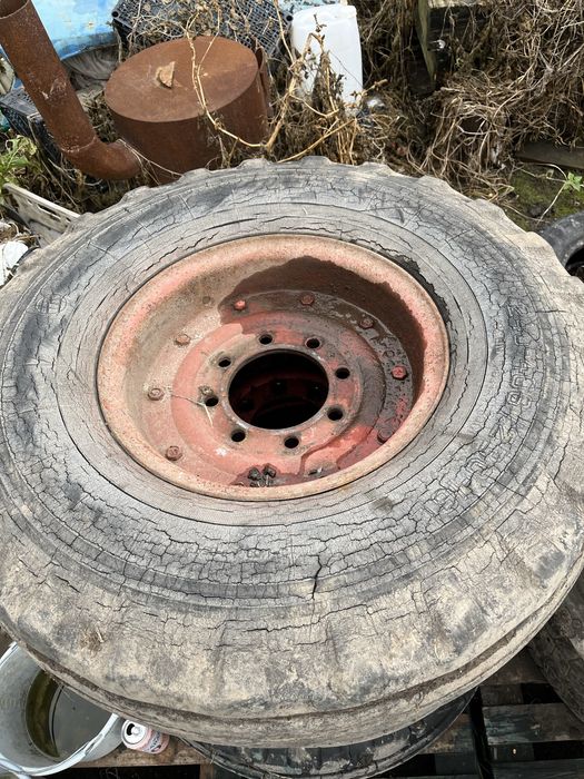 Продам колеса на прицеп 2птс4