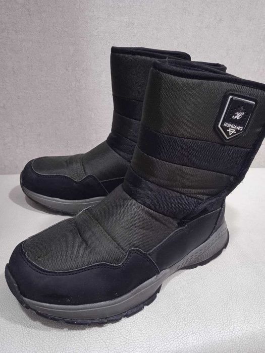 Продам зимові ботинки на хлопчика