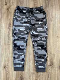 Спортивні штани Nike nsw camo