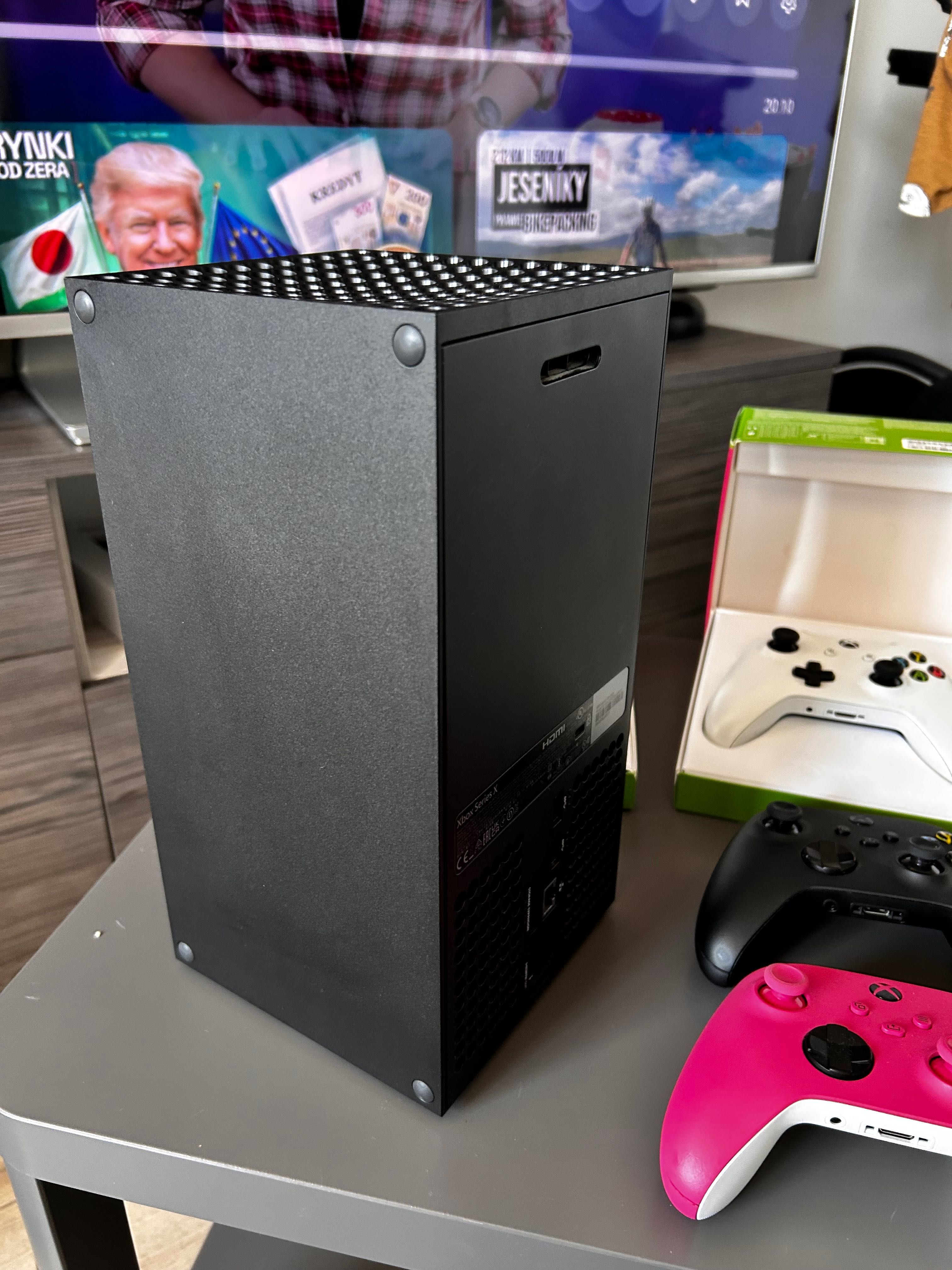 Xbox Series X + 4 Pady + Pudełko