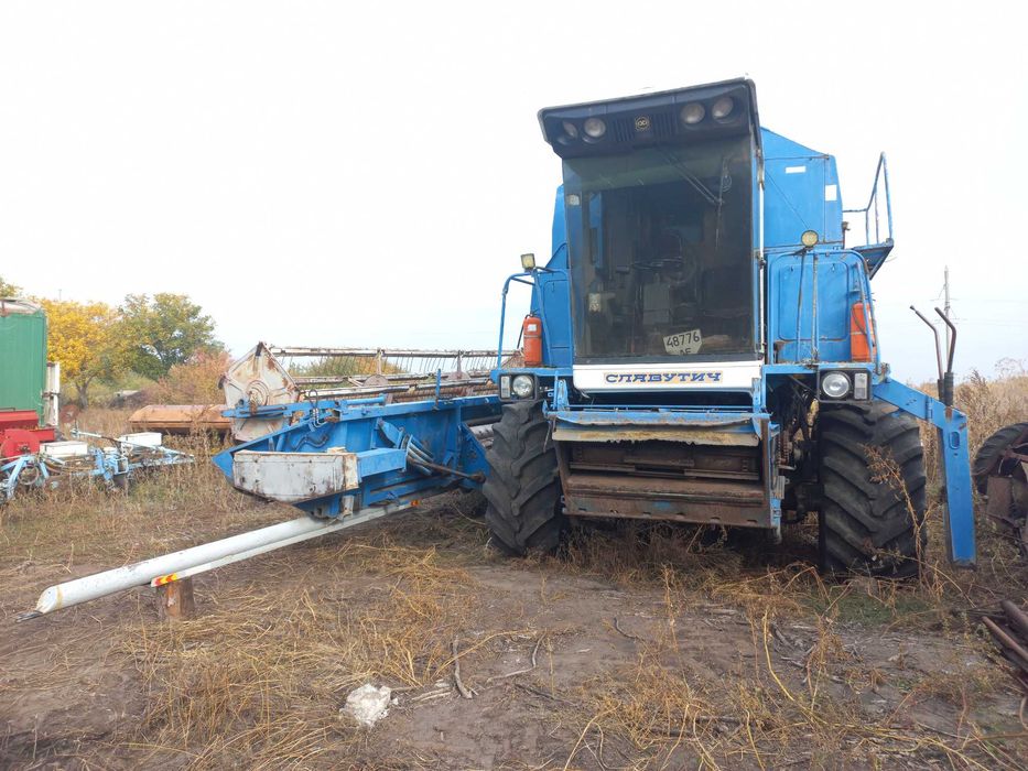 Комбайн Славутич КЗС 9
