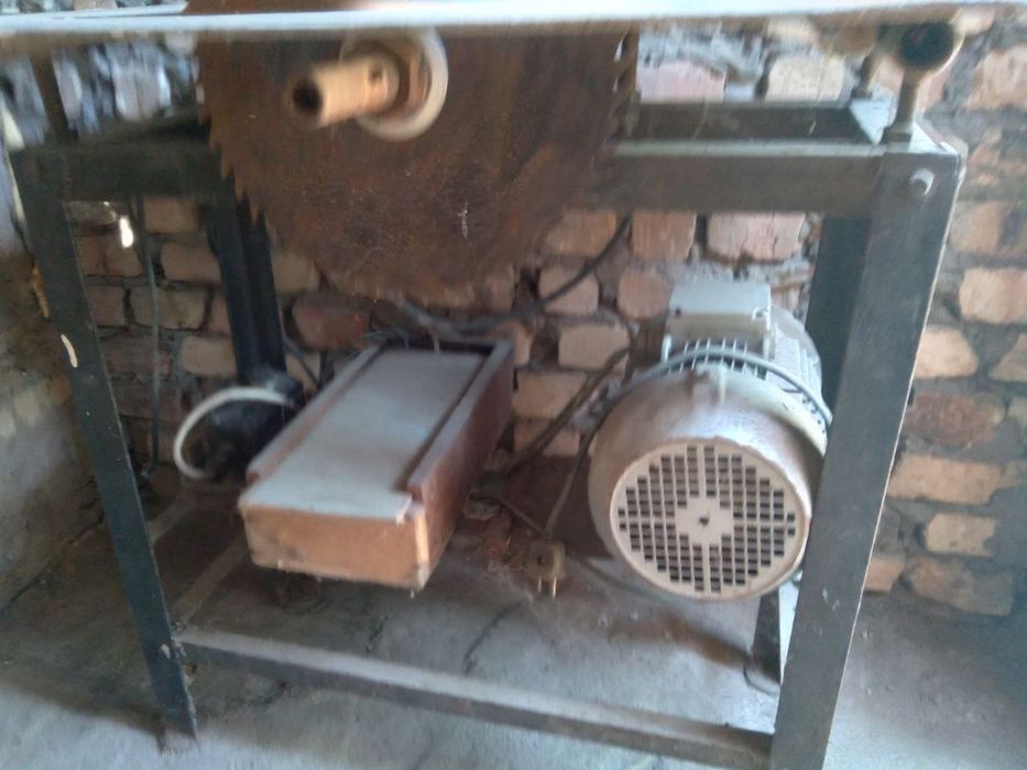 Продам циркулярну пилу