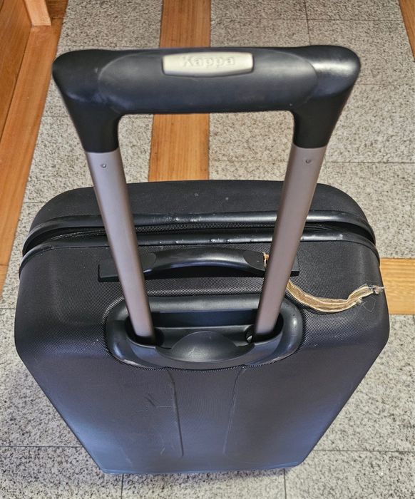 Mala de viagem marca Kappa
