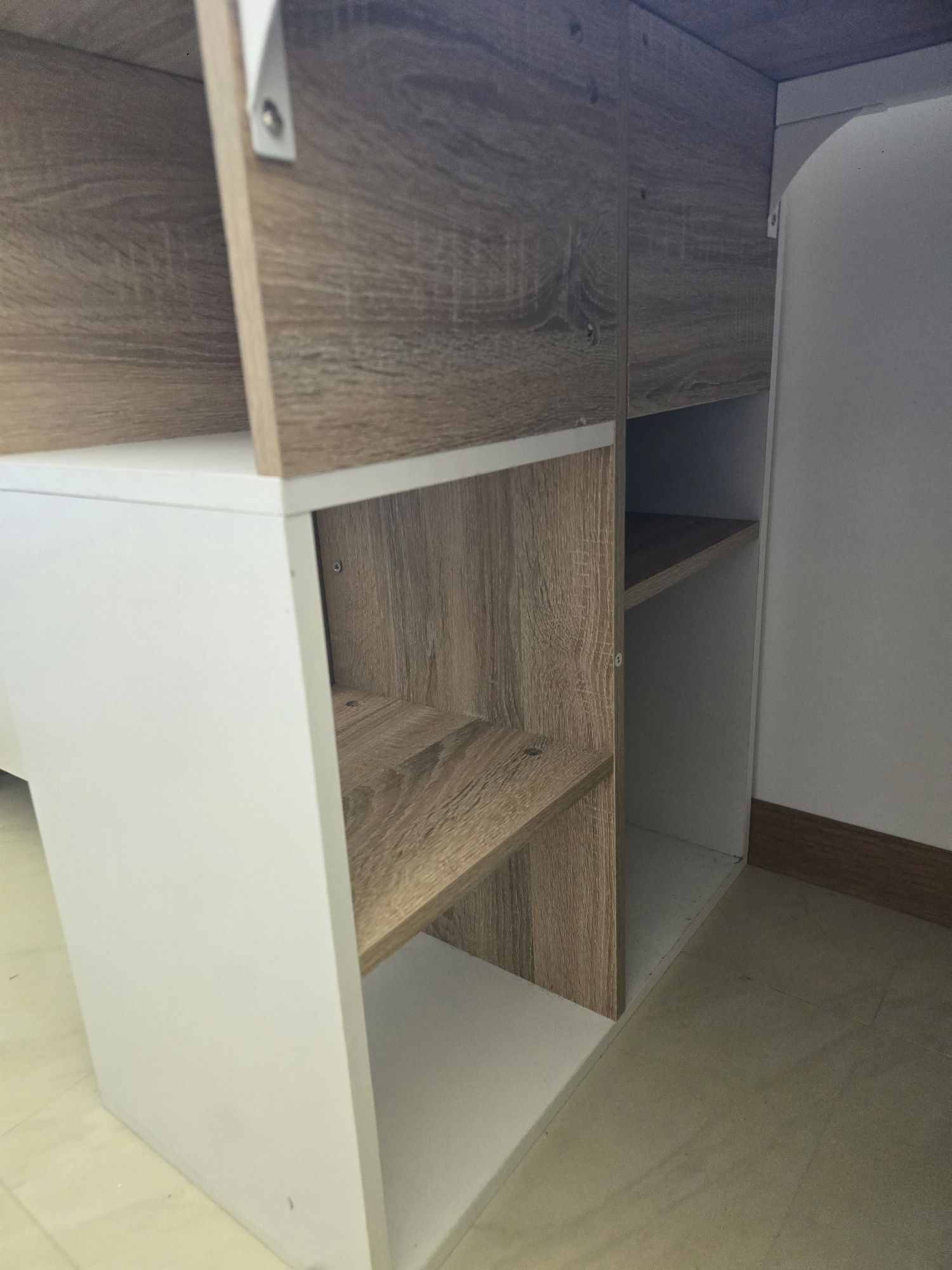 Secretária com cubos