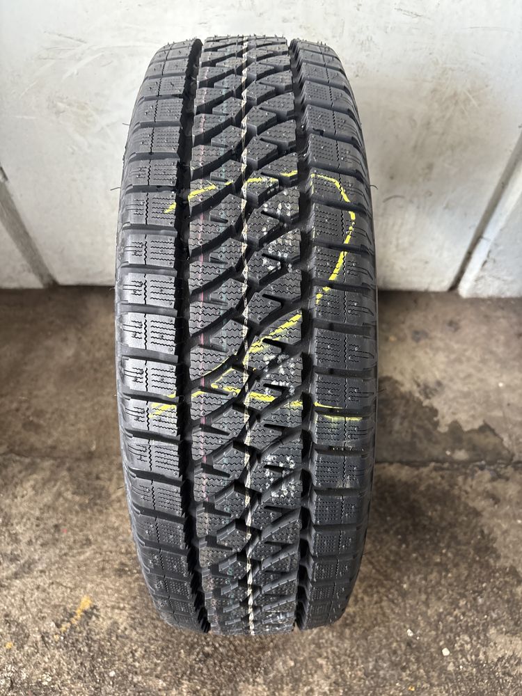 2x Opony BRIDGESTONE BLIZZAK W810 215/65R/16C 109/107R