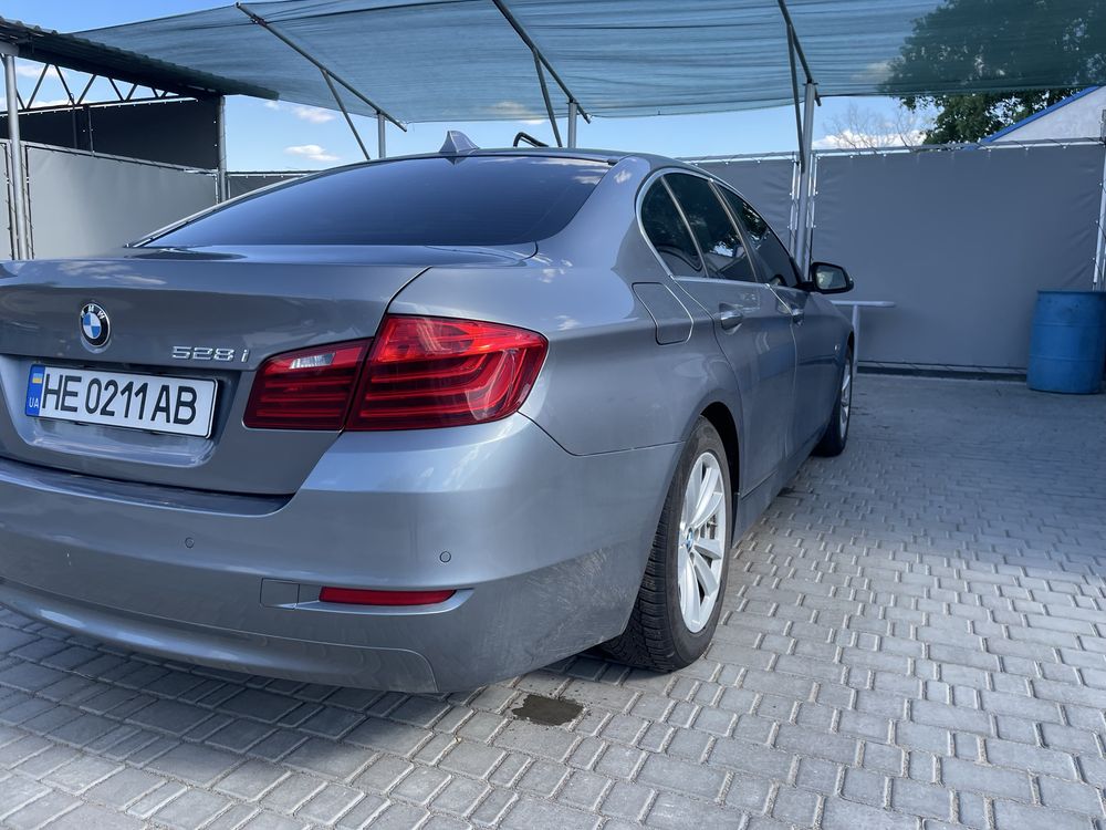 BMW 528i 2014 рік