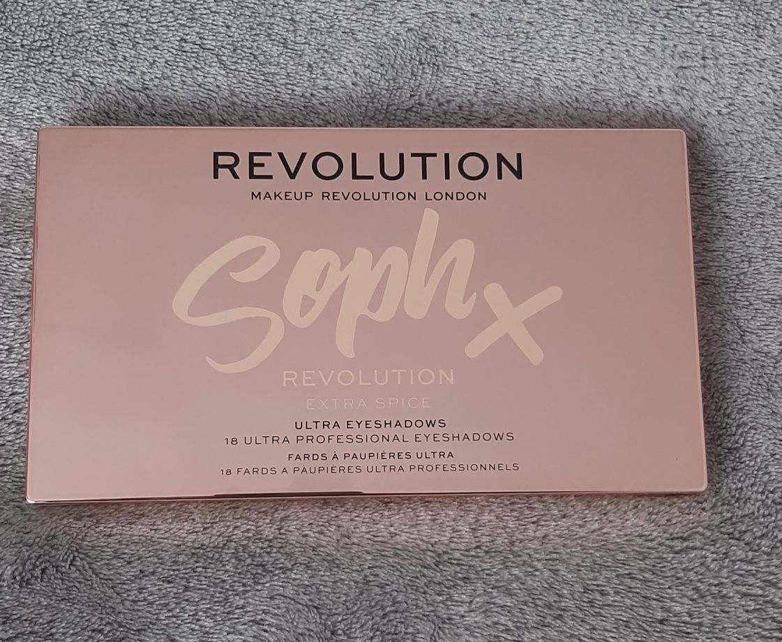 Paleta cieni revolution sophx