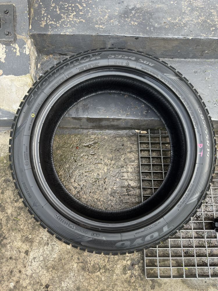 Opony zimowe Toyo Snowprox 205/55/R19 97H – jak nowe, po 1 sezonie!