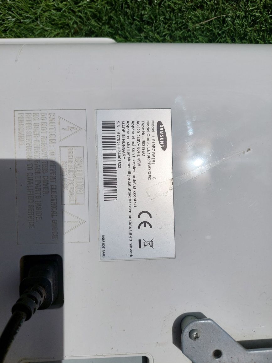Televisão Samsung 19" branca